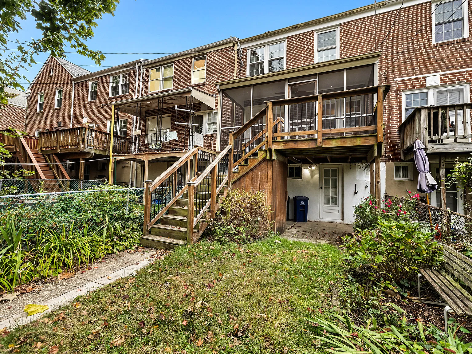 3 bed, 1292 sqft, $2,700 — Photo 2