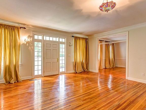 3rd image of 1282 Glen Grattan Dr