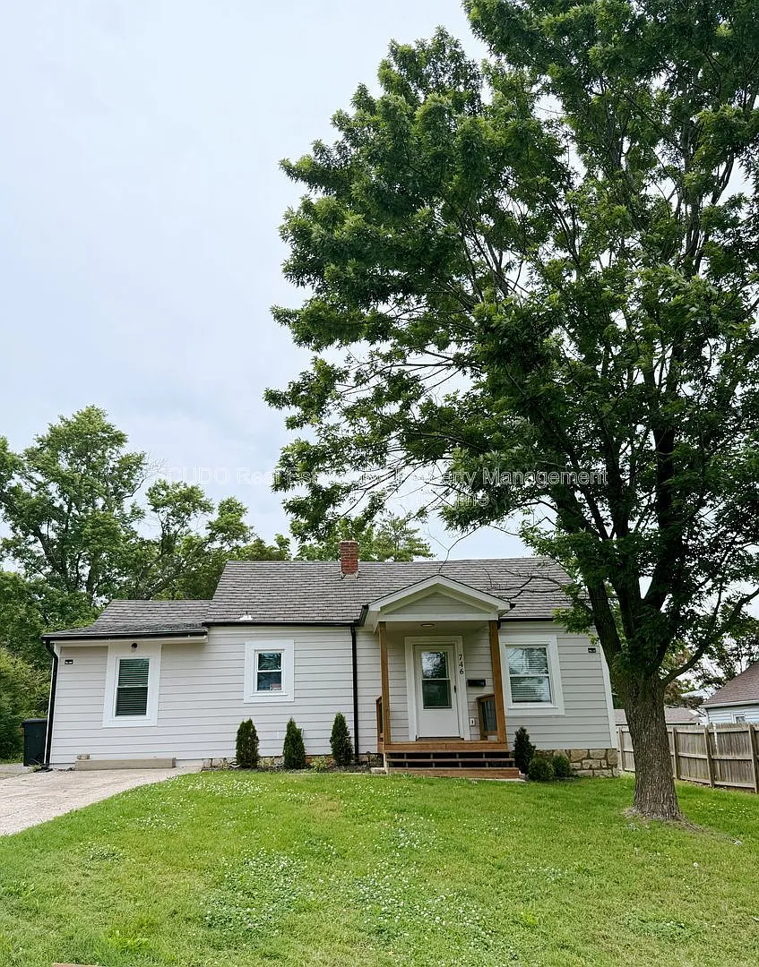 4 bed, 2.0 bath, $2,345 — Photo 1