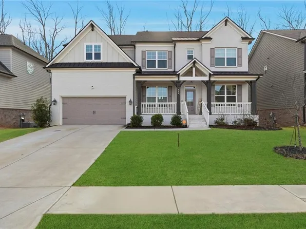 615 Henson Farm Dr, Loganville, GA 30052