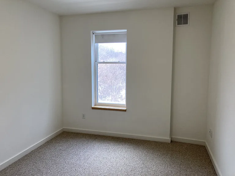 South End Apartments — Photo 25