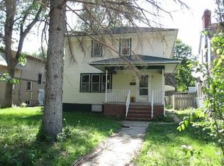 219 8th St NW, Minot, ND 58703