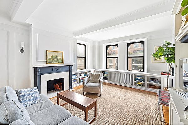 1st image of 305 W 86th St #15A