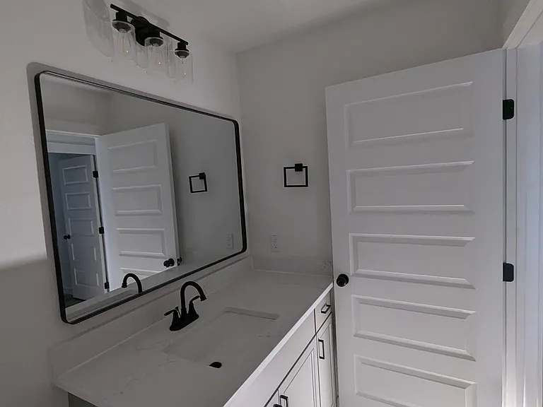 2105 Vista Rosa #B — Photo 9