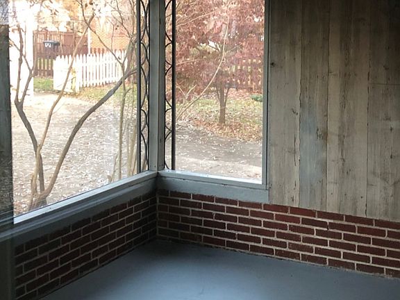 3rd image of 517 E 5th Ave