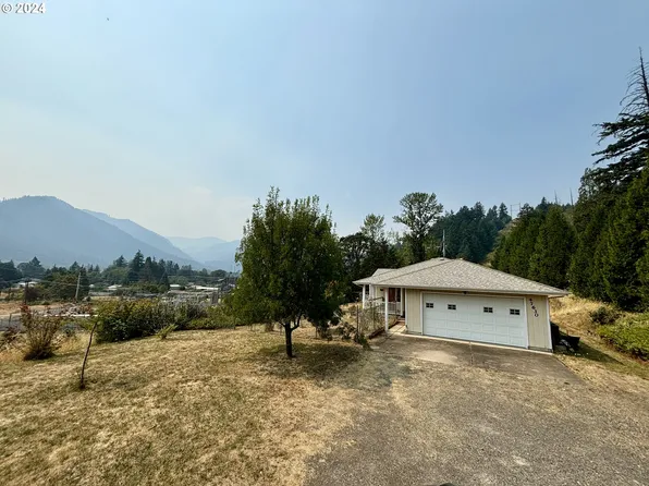 47630 W 2nd St, Oakridge, OR 97463