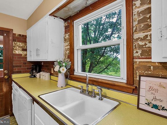 5th image of 5630 Valley Pike