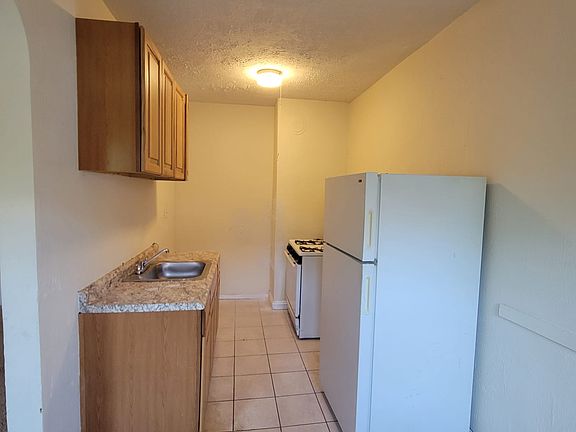 4th image of 848 Linn Dr APT 1