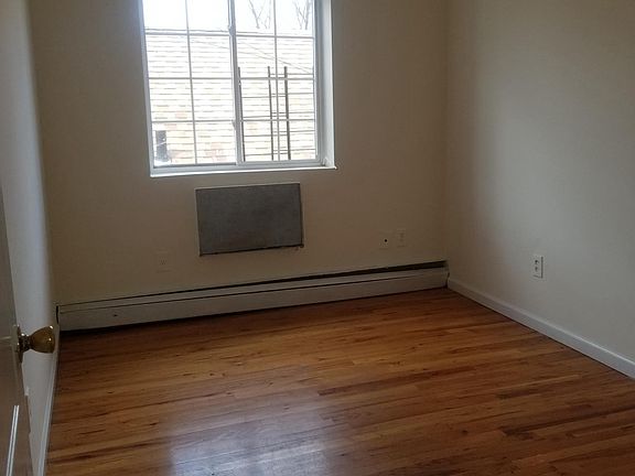4th image of 3166 Fenton Ave APT 3