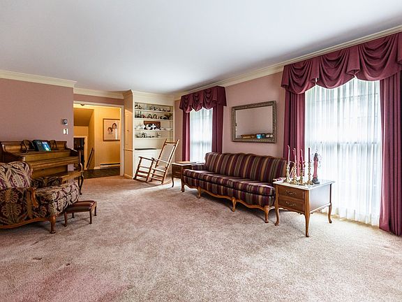 5th image of 219 Charles Dr