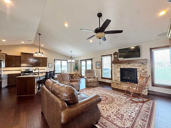 3rd image of 2809 Morris Rd