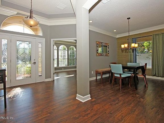 3rd image of 104 Stonebrook Ct