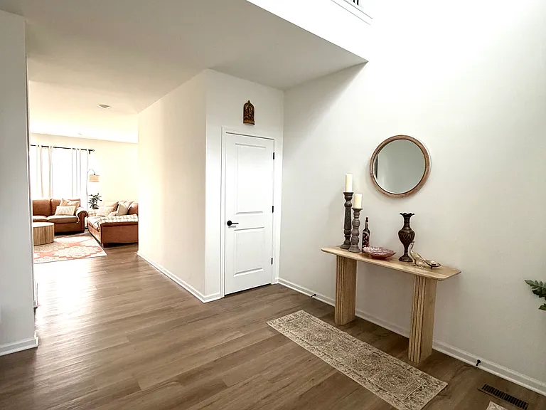 15210 S Emerson St — Photo 2