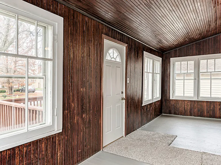 4915 Edward Ave — Photo 5