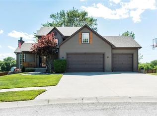 407 Shady Ln, Pleasant Hill, MO 64080