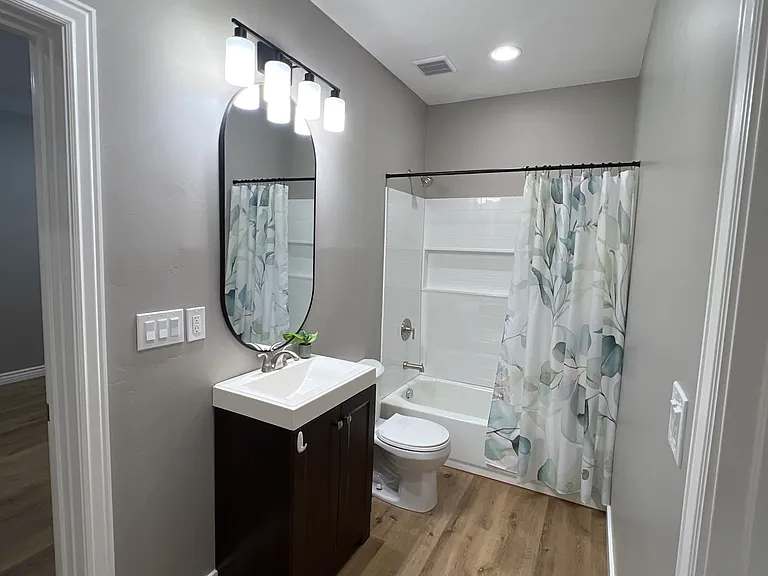 2254 N 1560 W — Photo 32