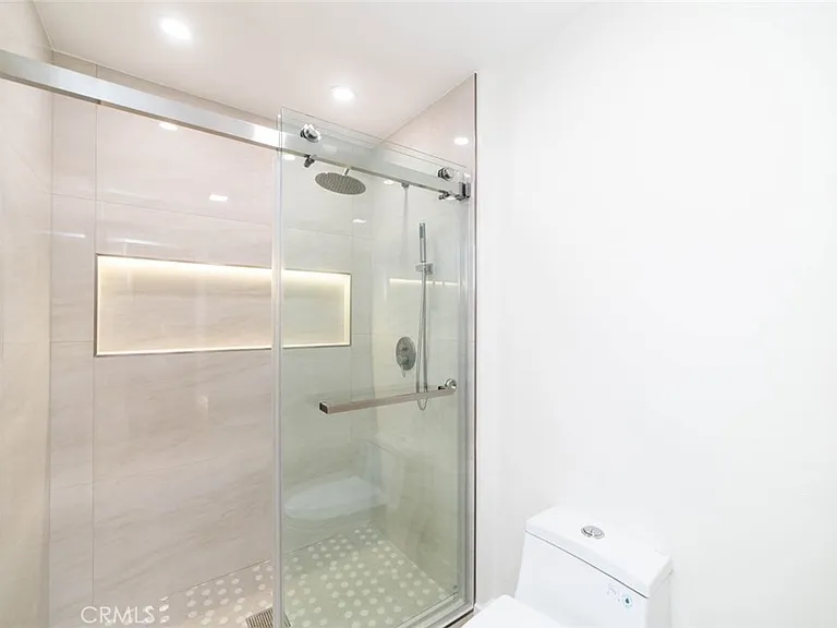 10 Oak Tree Ln — Photo 22