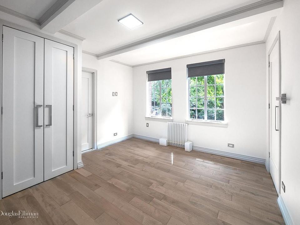 1st image of 333 E 43rd St APT 207