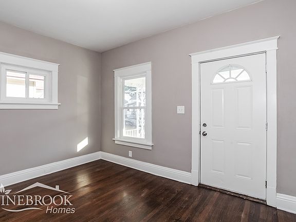 3rd image of 1814 Emerson Ave