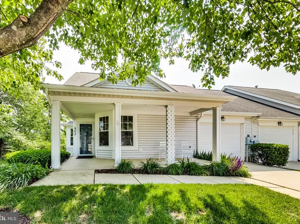 903 Parade Ln, Mount Airy, MD 21771