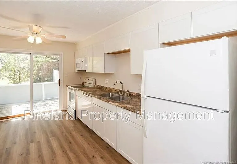 2012 Lakemeadow Dr — Photo 10