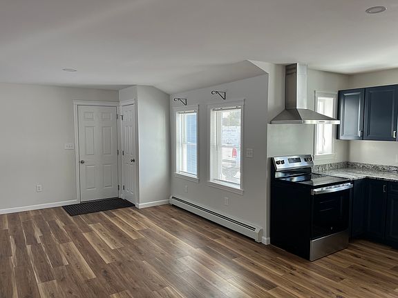 4th image of 1130 Main St
