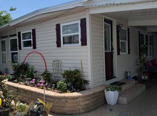 1 Holiday Pl #C, Tavares, FL 32778