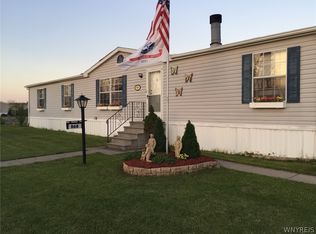 868 Old Beebe Rd, Lockport, NY 14094