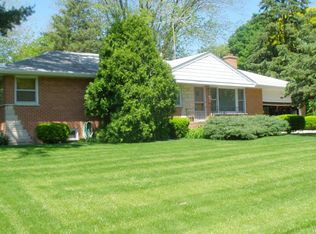 614 Willow Ln, Geneva, IL 60134