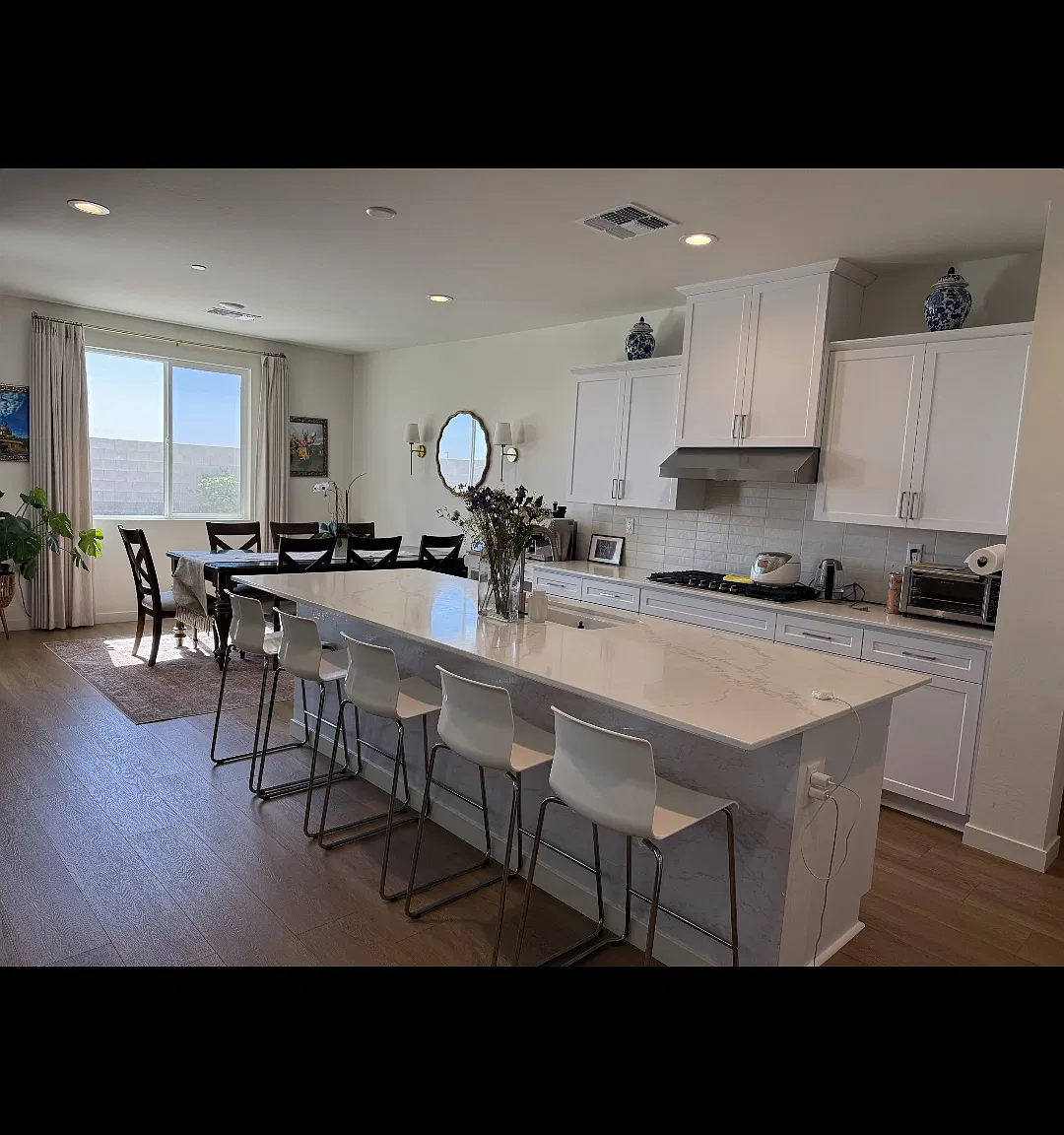 4 bed, 2141 sqft, $3,300 — Photo 4