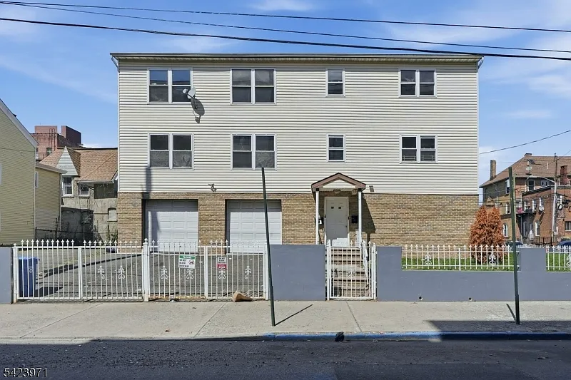 172-174 Carroll St photo 1