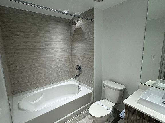 5th image of 445 NE 39th St #216
