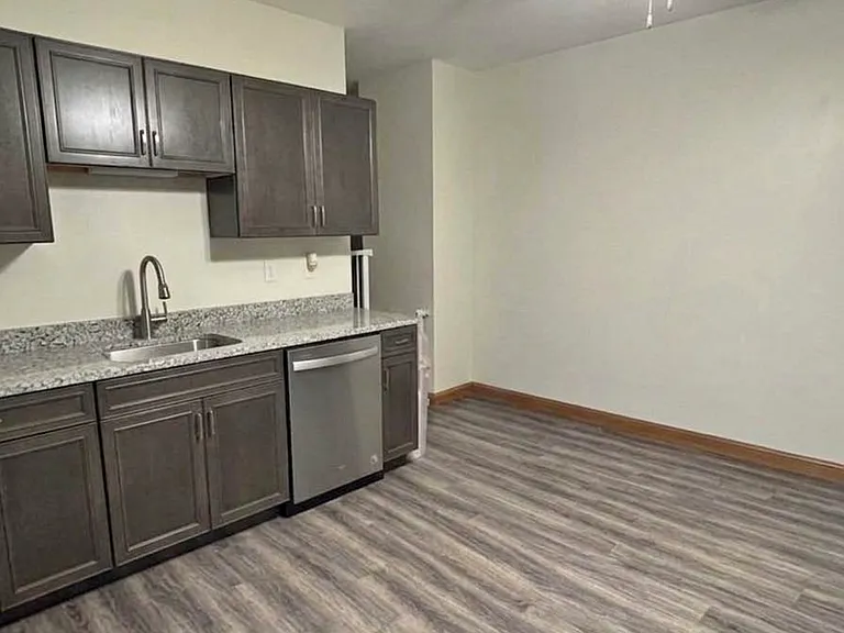 2 Cameron St #2 — Photo 1