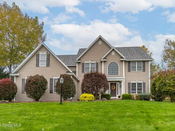 10 Avallon Way, Altamont, NY 12009