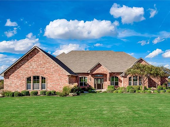 2nd image of 112 Brooke Ln