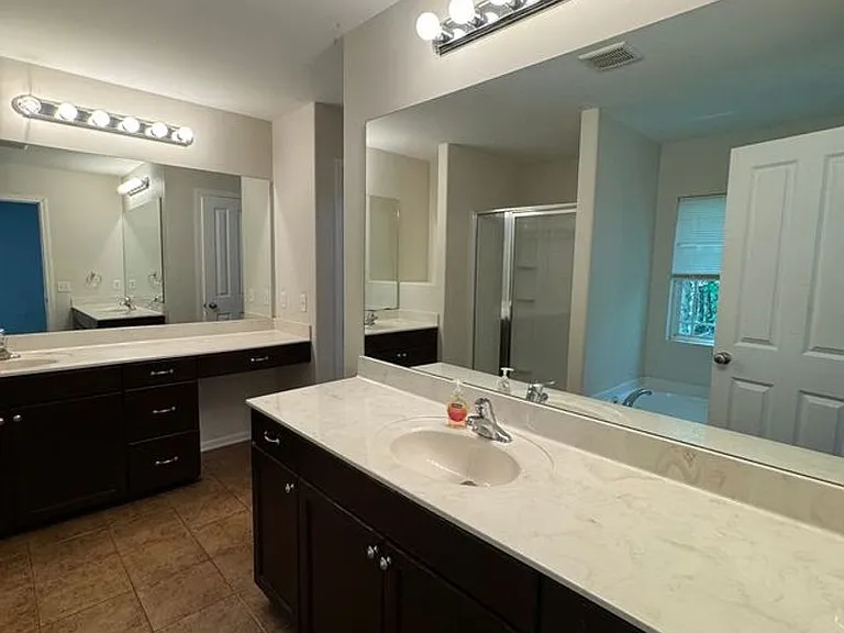 670 Summer Hill Way — Photo 14