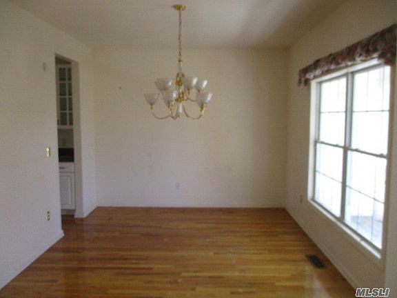 5th image of 6 Moss Creek Ln