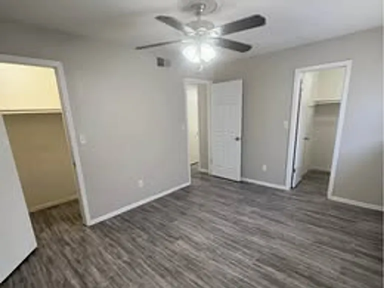 Fairway Apartments — Photo 21