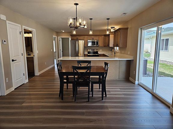 2nd image of 1157 Maple Street