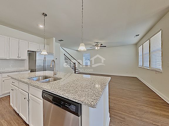 4th image of 214 Lake Vista Dr