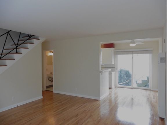 3rd image of 14333 Albers St APT 2