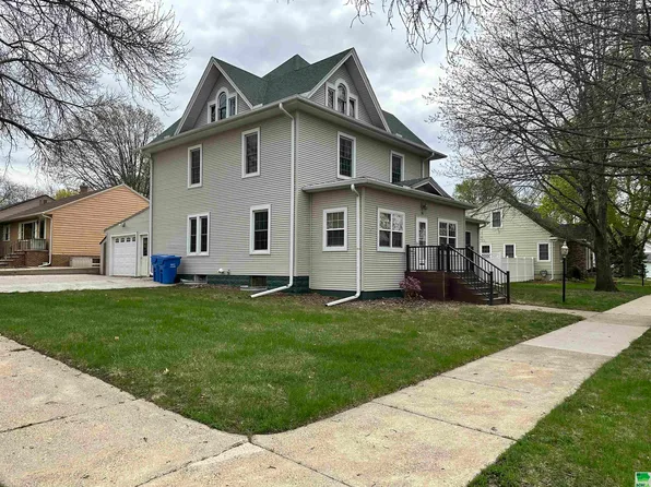 10 7th Ave SE, Le Mars, IA 51031