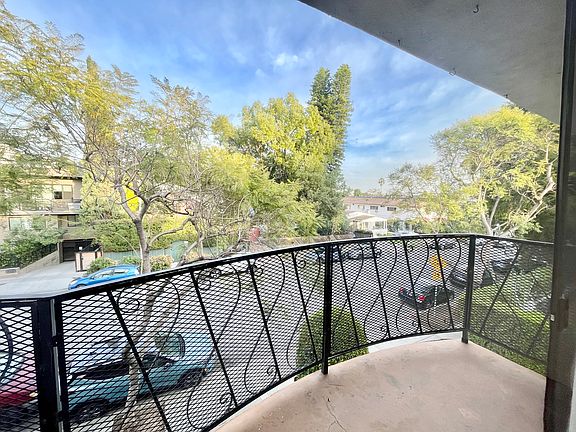 4th image of 1251 N Fuller Ave APT 10