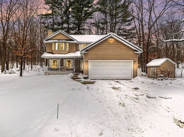 8401 N 39th St, Augusta, MI 49012