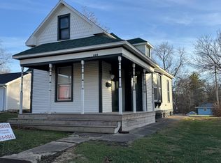 908 Van Buren Ave, Charleston, IL 61920