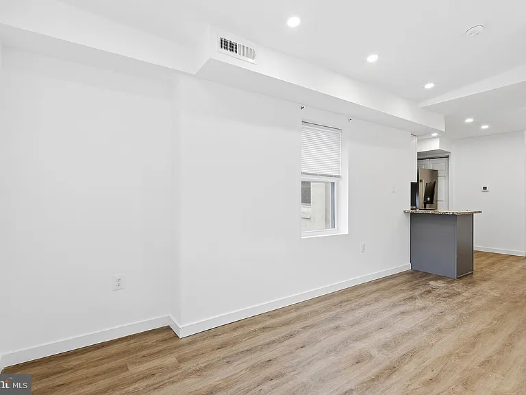2148 N Franklin St #2 — Photo 3