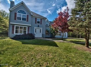 1673 Glade Dr, Long Pond, PA