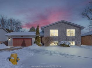 145 Valley Rd, Chatham Kent, ON N7L 5L4