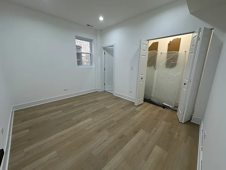 3116 W Montrose Ave #2 — Photo 25