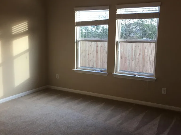 9918 Belmore Cv — Photo 13